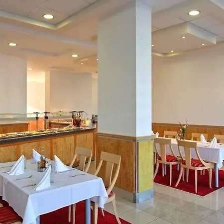 فندق Fenix 4*