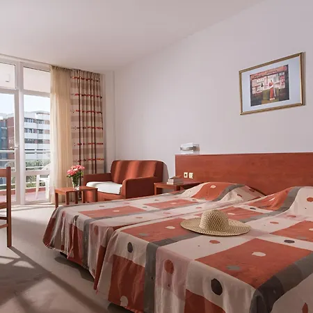 Otel Fenix 4*