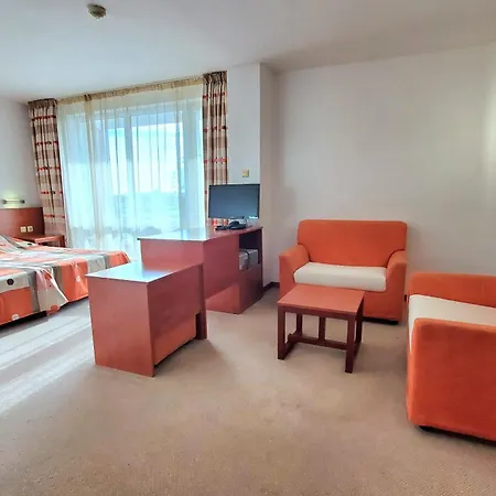 Otel Fenix 4*