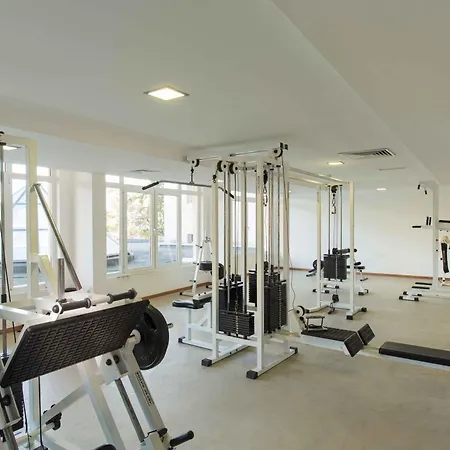 Otel Fenix 4*