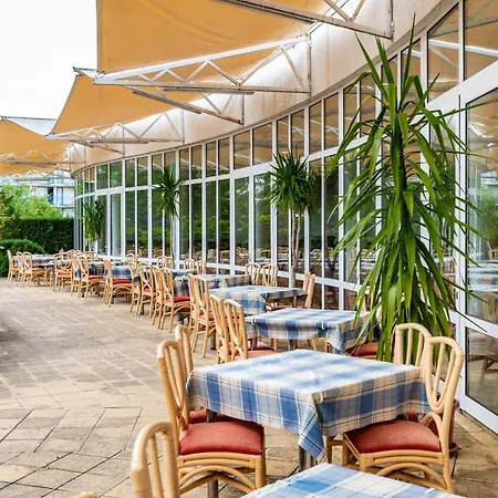 Otel Fenix 4*
