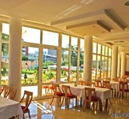 Otel Fenix 4*